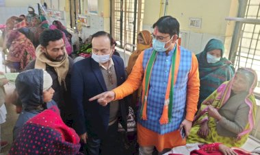 श्रद्धालुओं से भरी पिकप के अनियंत्रित होकर खाई में गिरने से 04 की मृत्यु एक दर्जन घायल ।