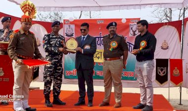 एसएसबी के नागरिक कार्यवाही कार्यक्रम के ग्रामीण युवाओं को निःशुल्क वितरित की गई खेल सामग्री ।