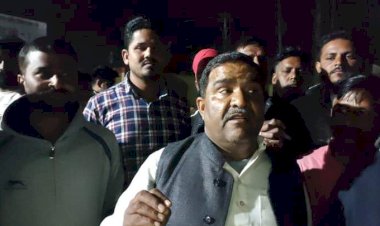 ईवीएम की सुरक्षा के लिए गल्ला मंडी पहुंच गए सपाई