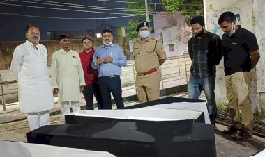 मार्ग दुर्घटना में मौत का शिकार हुवे कर्नाटक के सभी 08 मृतको के शवों को योगी सरकार ने सम्मान पूर्वक हवाई जहाज से किया रवाना ।