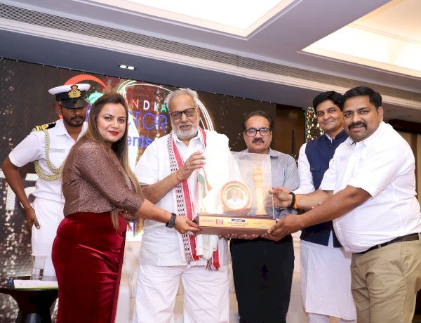 प्रतिभाओं को नवाजता शख्सियत अवार्ड