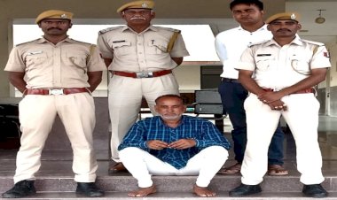 आर्म्स एक्ट में ढाई साल से फरार इनामी अभियुक्त गिरफ्तार*