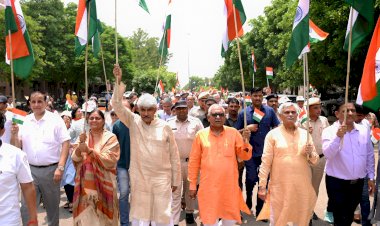 राष्ट्रीय ध्वज वंदन कार्यक्रमः वंदे मातरम के नारों से गूंजा एमडीयू परिसर।