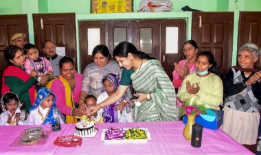 जिला रेडक्रास चेयरपर्सन यशिका ने किया अर्पण, श्रवण व कुष्ठ आश्रम का निरीक्षण, दिव्यांग बच्चों के साथ केक काटकर मनाया जन्मदिन।
