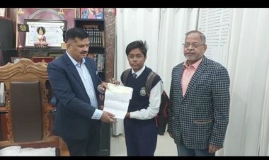 22वीं पैरा तैराकी चैंपियनशिप में बहराइच के लाल ने जीता गोल्ड,,डीएम ने प्रोत्साहन राशि के साथ दी बधाई