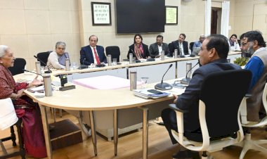 राज्यपाल ने महात्मा ज्योतिबाफुले रूहेलखण्ड विश्वविद्यालय, बरेली के नैक हेतु प्रस्तुतिकरण की तैयारी की समीक्षा की