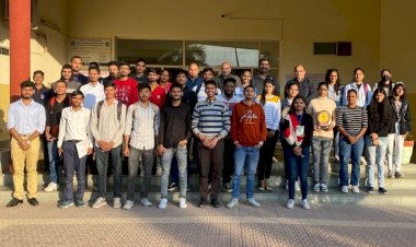 स्टोरी टेलिंग में भूमिका प्रथम, त्रिशका द्वितीय।