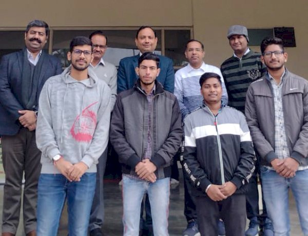 ई-कैंपस प्लेसमेंट ड्राइव में जीजेयू के छह विद्यार्थी चयनित।