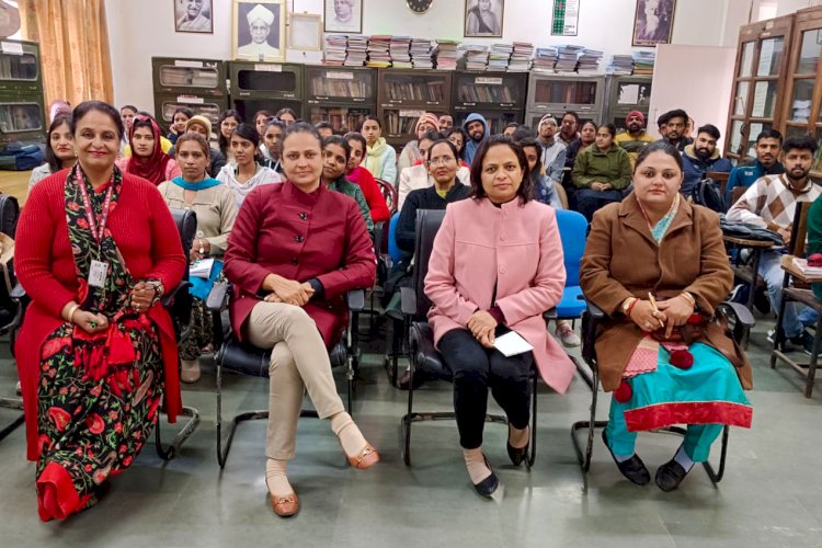 मानसिक स्वास्थ्य सुनिश्चित करने के तरीके साझे किए प्रो. सोनिया मलिक ने।
