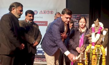 विद्यार्थियों को सडक़ सुरक्षा के प्रति जागरूक किया।