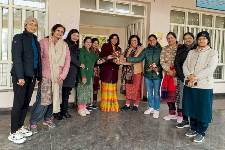 शैक्षणिक गुणवत्ता को बढ़ावा देने में छात्रावासों का महत्वपूर्ण योगदानः प्रो. सुजाता सांघी