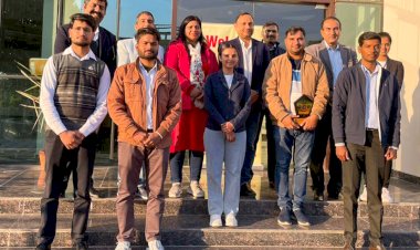 जीजेयू के चार विद्यार्थी हल्दीराम में चयनित।