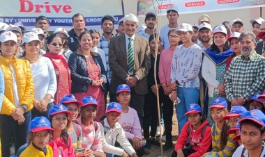 हिंदू कॉलेज के एनएसएस स्वयंसेवकों ने की पौधारोपण अभियान में भागीदारी।