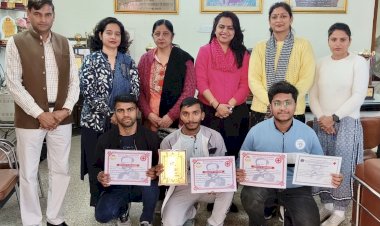 हिंदू कॉलेज के शेखर को मिला बेस्ट कैम्पर का ख़िताब।