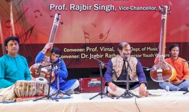 शास्त्रीय गायक पं. इमान दास के गायन पर जमकर झूमे संगीत प्रेमी।