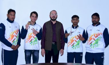 थांग-ता में देश भर में तीसरा स्थान पाने वाले खिलाडिय़ों को मुख्यमंत्री के मीडिया कोर्डिनेटर ने दी बधाई।