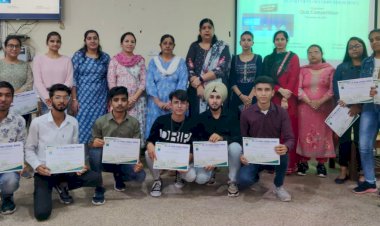 प्रोग्रामिंग प्रतिस्पर्धा में मीत प्रथम, उदय व अमन द्वितीय। प्रतिस्पर्धा में मीत प्रथम, उदय व अमन द्वितीय।