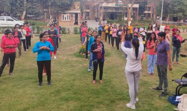 सेल्फ डिफेंस शिविर में छात्राओं ने सीखे आत्मरक्षा के गुर