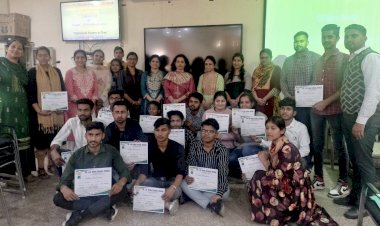 हिंदू कॉलेज में विज्ञान दिवस मनाया।