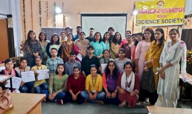 साइंस क्विज में पुन्या, प्रेरणा एवं अनु की टीम ने मारी बाजी।