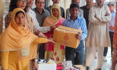 विद्यार्थियों को बांटी निशुल्क टूल किट।