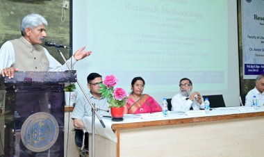 शोधार्थी शोध का उपयोग राष्ट्र विकास तथा समाज कल्याण के लिए करेः प्रो. राजबीर सिंह