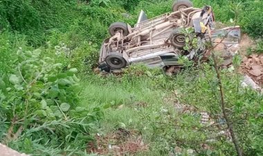 ऋषिकेश में दर्दनाक हादसा: नीलकंठ मार्ग पर वाहन दुर्घटनाग्रस्त, दो बच्चों और एक युवती की मौत; 10 लोग घायल