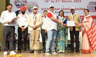 वाईआरसी में विशिष्ट योगदान के लिए डॉ. कपिल मल्होत्रा सम्मानित।