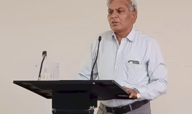 भिवानी की प्राचीन हवेलियों तथा छत्रियों में की गई चित्रकारी पर दिया व्याख्यान।