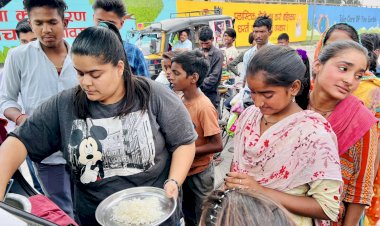 जरुरतमंदों को किया भोजन वितरित।