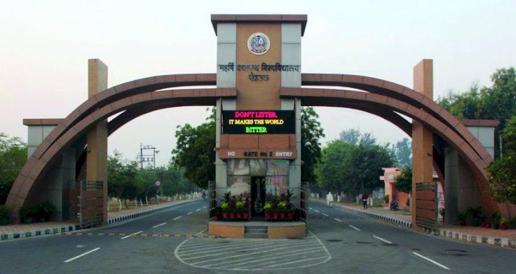 कार्यशाला में शिक्षण के क्षेत्र में रोजगार के अवसरों की जानकारी दी।