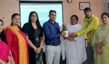 एमकेजेके में शारीरिक शिक्षा विभाग में व्याख्यान आयोजित।