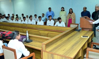 इंस्टीट्यूट ऑफ होटल एंड टूरिज्म का दौरा कर कुलपति ने किया विद्यार्थियों से इंटरैक्शन