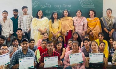 आंबेडकर जयंती पर समूह चर्चा में सुमित प्रथम।