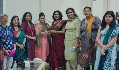 गुजविप्रौवि  के कन्या छात्रावास में काव्य-गोष्ठी आयोजित।