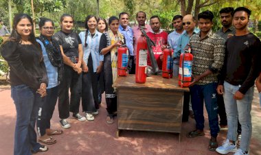 अग्निशमन यंत्र का इस्तेमाल करने की ट्रेनिंग दी।