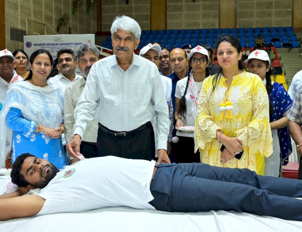 जलियांवाला बाग नरसंहार के शहीदों को श्रद्धांजलि देने के लिए महा रक्तदान शिविर में 300 यूनिट रक्त एकत्रित।