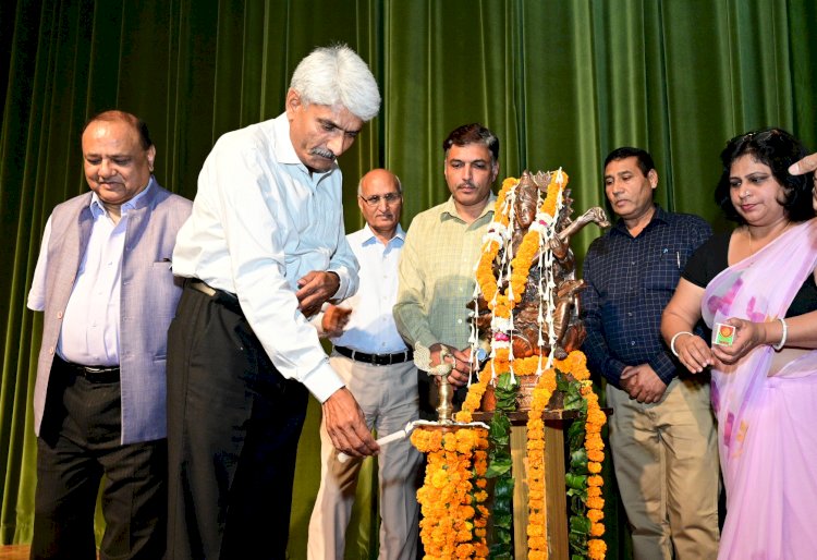 आज कानून की शिक्षा विद्यार्थियों की प्रथम प्राथमिकता बन चुकी हैः कुलपति प्रो. राजबीर सिंह